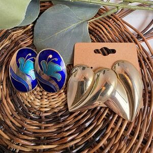 Vintage 80s Gold Tone Puffed Heart & Blue Enamel Floral Stud Earring Bundle 2pc